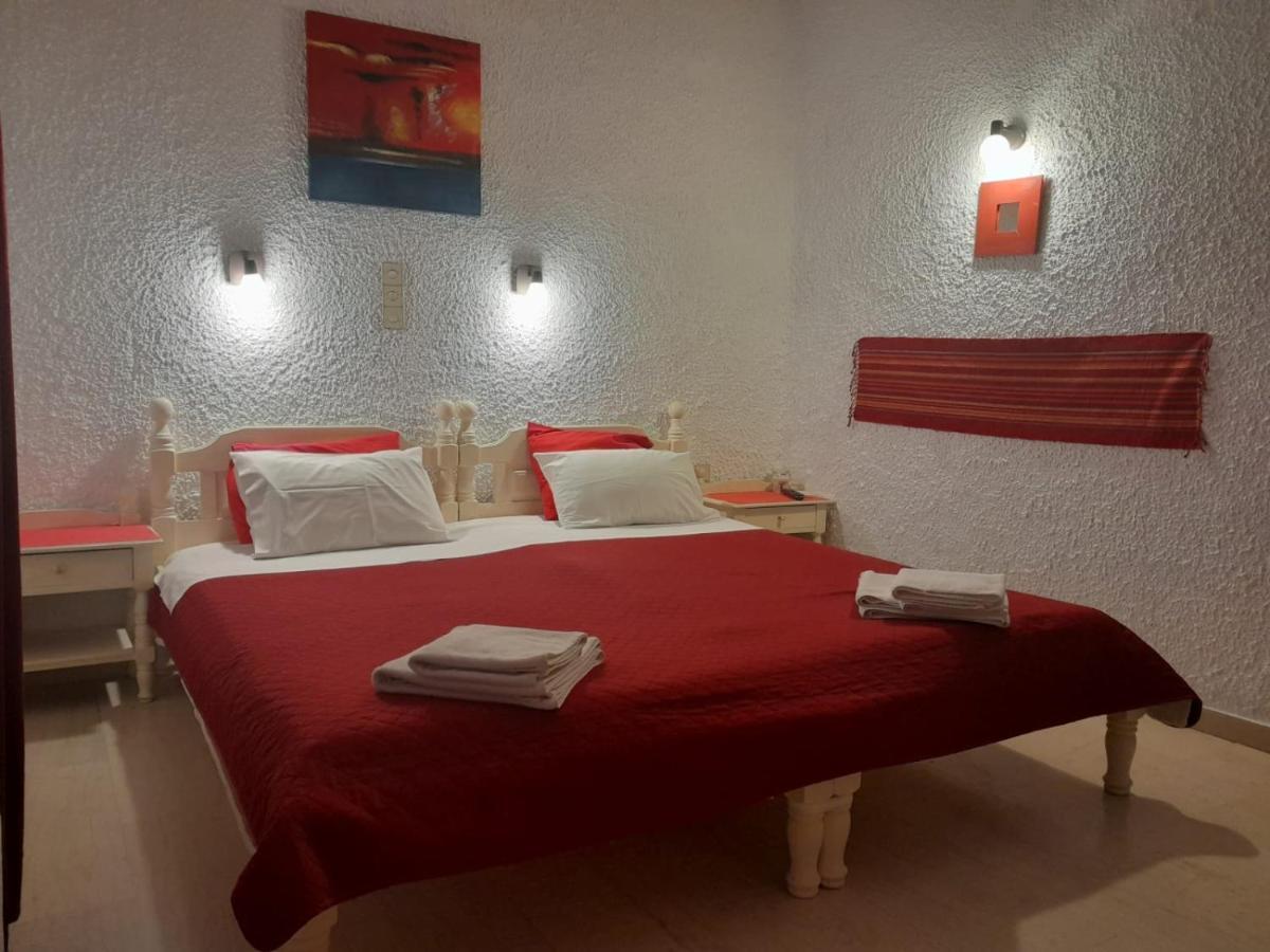 Artemis Rooms Agia Marina  Buitenkant foto