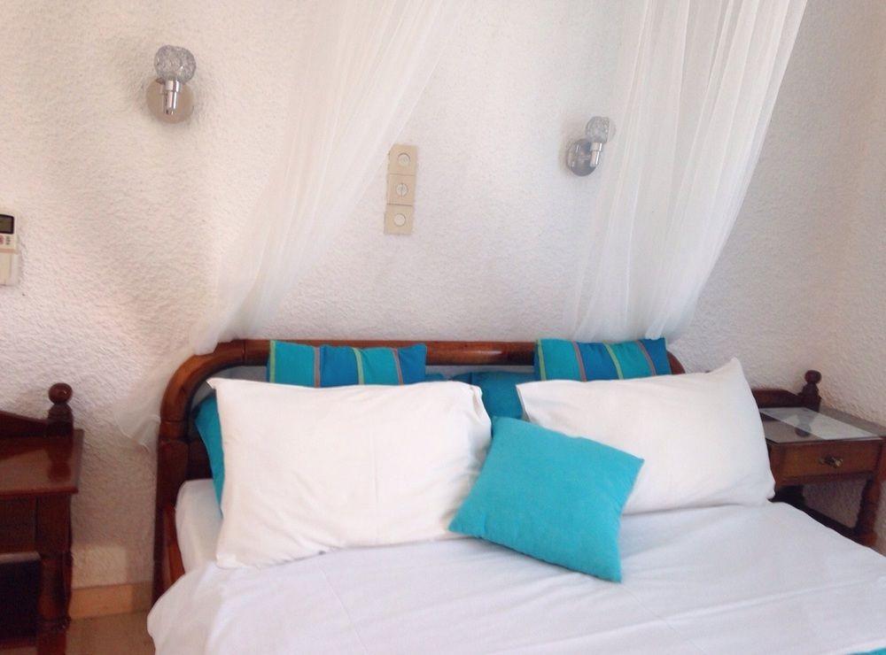 Artemis Rooms Agia Marina  Buitenkant foto
