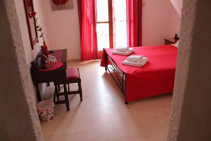 Artemis Rooms Agia Marina  Buitenkant foto