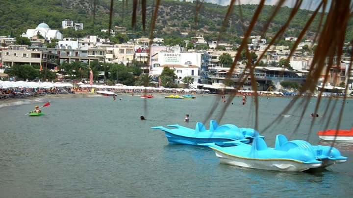Artemis Rooms Agia Marina  Buitenkant foto